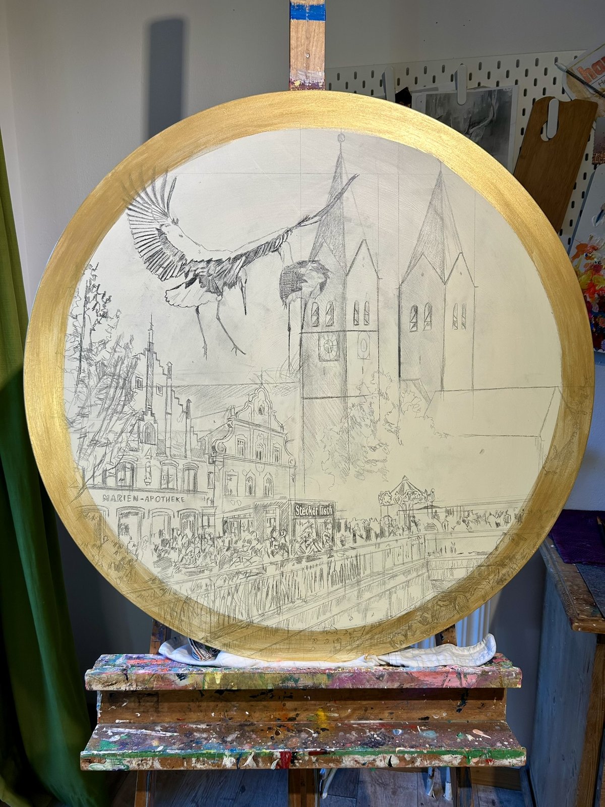 Freisinger Schützenscheibe, Skizze auf die goldgrundierte Scheibe übertragen, Mariendom und Freisinger Mohr